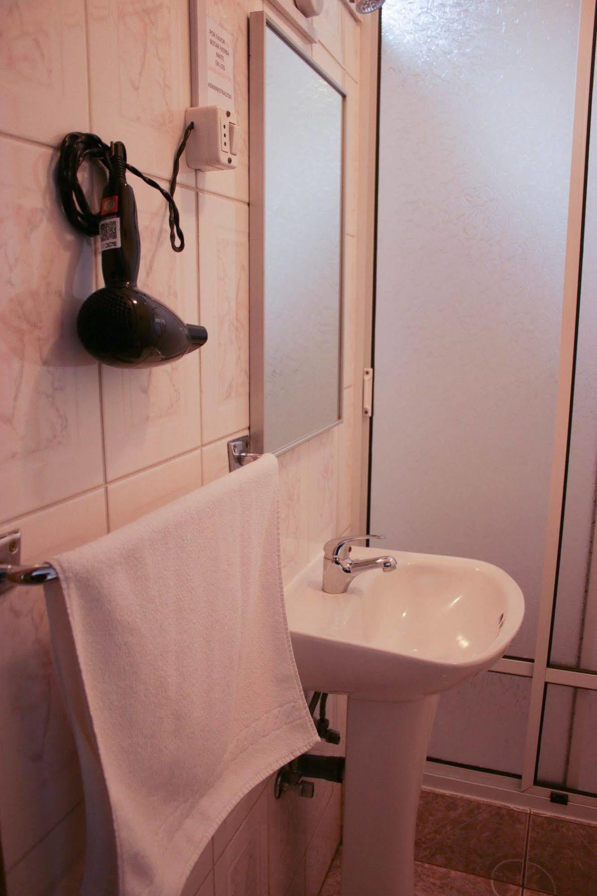 Hostal Hielo Sur Punta Arenas Exterior foto